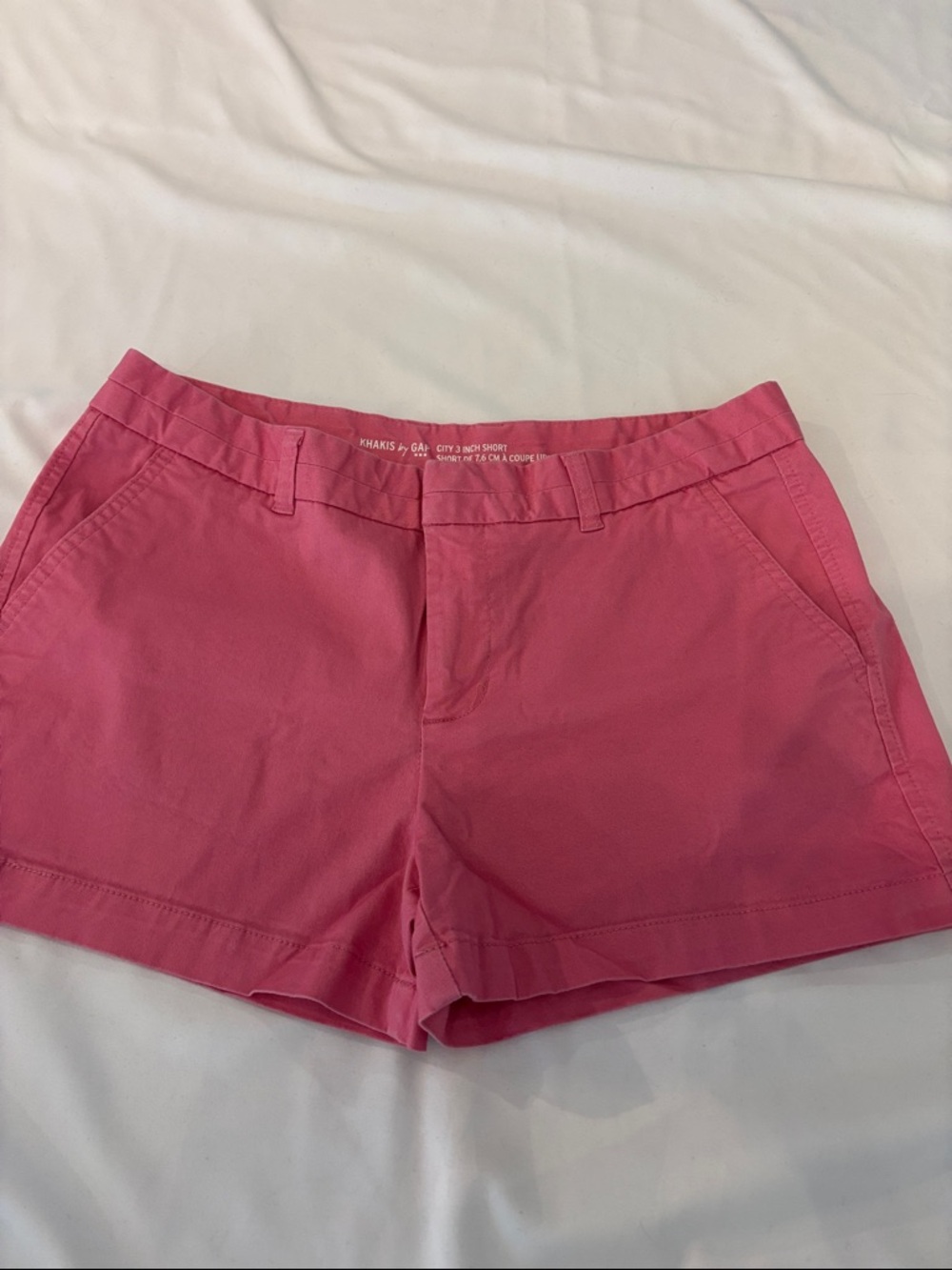 GAP Women's coral 3” Chino Shorts. Size A 8
